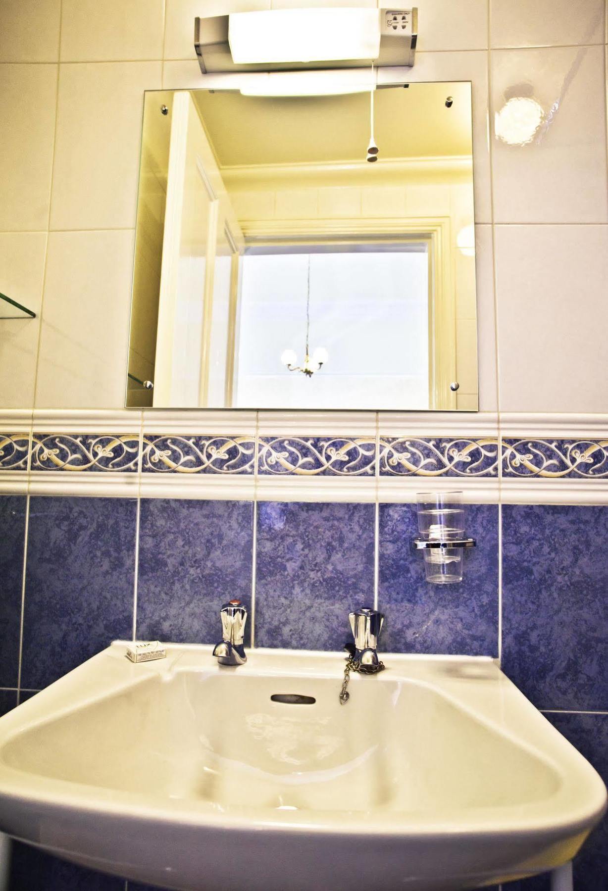 Adria House Otel Edinburgh Dış mekan fotoğraf